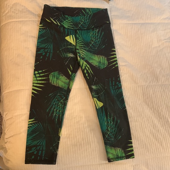 Fabletics 3pc Kate Hudson Covershoot Jungle Theme Set Top & bottoms 🤩 HL - Picture 7 of 17